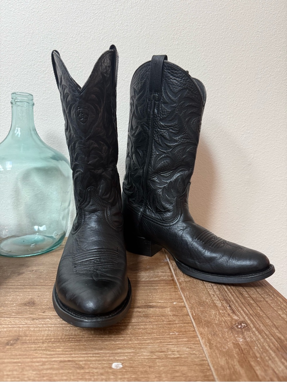 Ariat 34770 9.5d rubber sole black leather cowboy boot